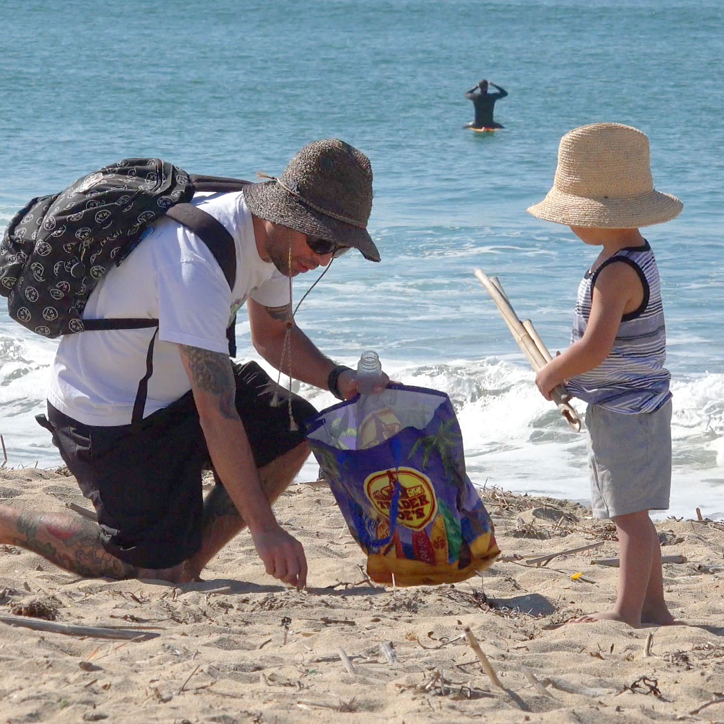 NorthOC_Beach_Cleanups_action_2